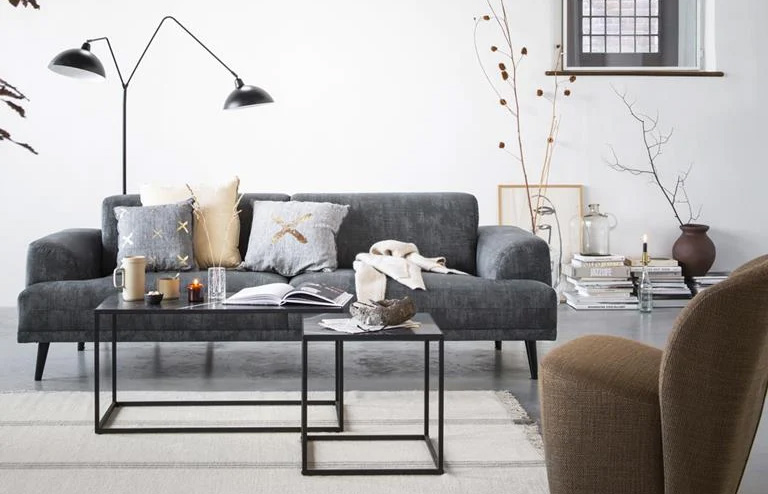 Industriele-bank-industrieel-interieur-industrial-couch-industrial-interior-leren-bank-leather-couch-zwart-bruin-grijs-black-brown-grey