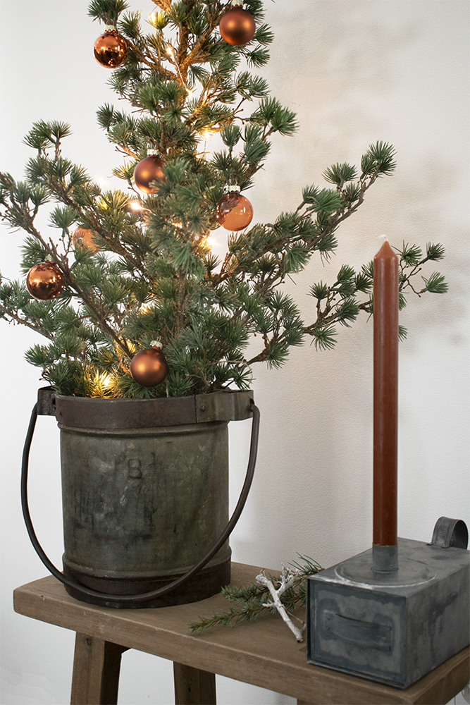 Industriële-bloempot-industriele-pot-kerstboom-standaard-kerstboom-in-pot-kerstboommand