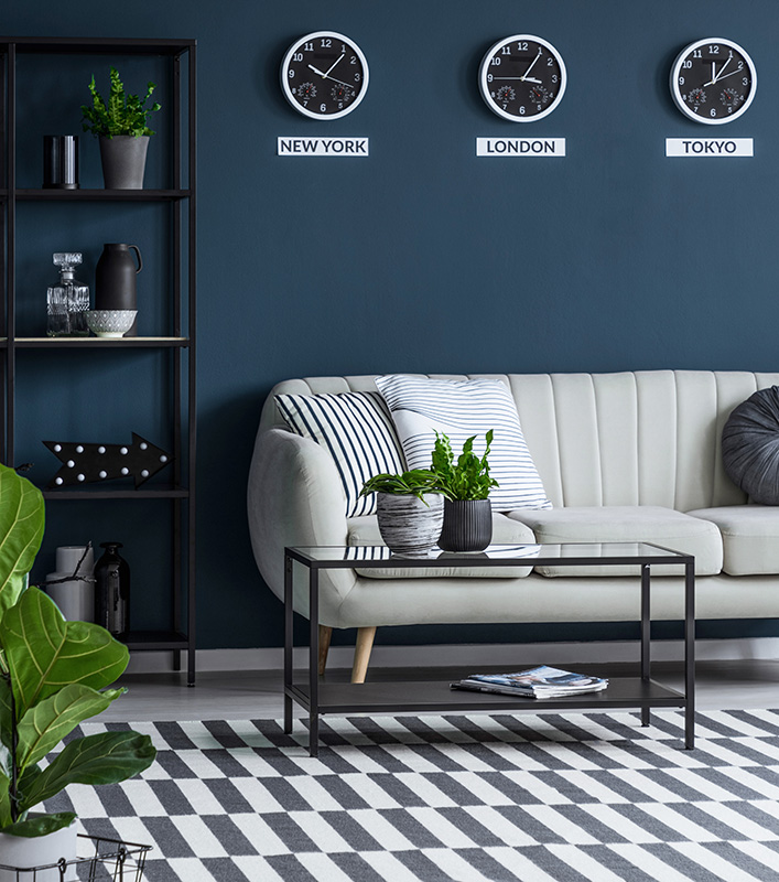 Trendkleur-2020-kleur-jaar-2020-histor-chinese-porcelain-blauw-interieur-blauwe-muur-blauwe-bank