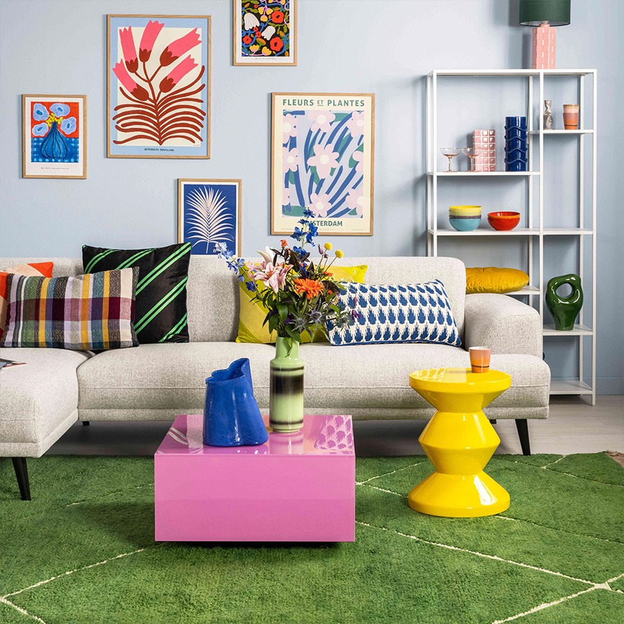 Wat doet de kleur groen in je interieur? Welke kleur past goed bij groen? Groen interieur woonkamer Bruin en groen combinerengroen in huis groen in je interieur groene woonkamer de kleur groen combineren met heel veel kleuren kleurrijk interieur