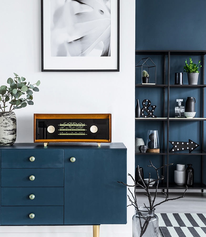 blauw interieur donkerblauw interieur blauw grijs interieur blauw groen interieur blauwe woonkamer blauwe muur donkerblauwe muur grijsblauwe muur wanddecoratie blauw lichtblauwe muur woonkamer welke kleuren passen bij blauw welke kleur past bij blauw combineren