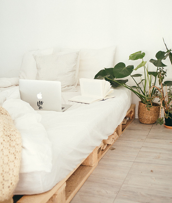 Wit interieur witte woonkamer witte slaapkamer witte eetkamer witte keuken witte entree witte hal witte werkkamer