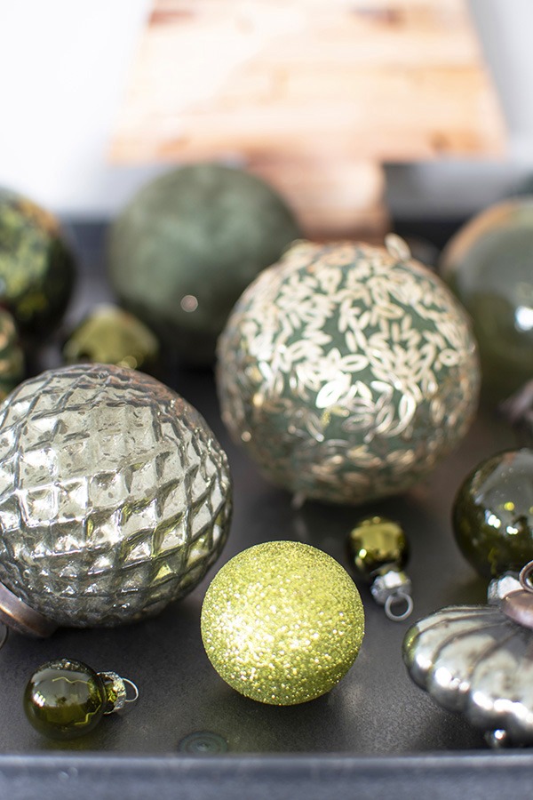 groene kerstversiering groene kerstballen kerstboom met groene kerstballen donkergroene kerstballen olijfgroene kerstballen kerstballen mintgroen mintgroene kerstballen bijzondere kerstballen glazen kerstballen vintage kerstballen papieren kerstballen 