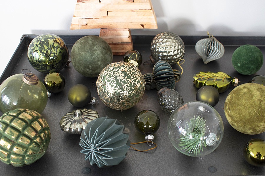 groene kerstversiering groene kerstballen kerstboom met groene kerstballen donkergroene kerstballen olijfgroene kerstballen kerstballen mintgroen mintgroene kerstballen bijzondere kerstballen glazen kerstballen vintage kerstballen papieren kerstballen 