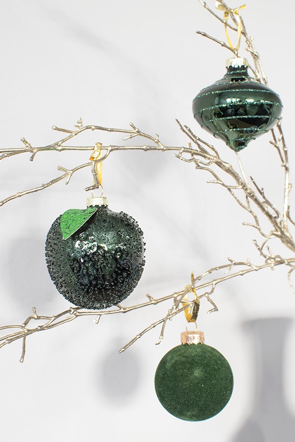 groene kerstballen groene kerstdecoratie groene kerstversiering kerstballen groen kerstboom met groene kerstballen groene kerstbal groene kerstslinger kerstversiering binnen kerstdecoratie 2020 kerstdecoratie 2021 kerstdecoratie 2022 luxe kerstdecoratie 