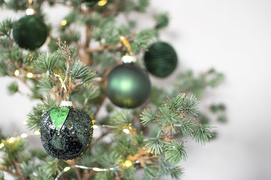 groene kerstballen groene kerstdecoratie groene kerstversiering kerstballen groen kerstboom met groene kerstballen groene kerstbal groene kerstslinger kerstversiering binnen kerstdecoratie 2020 kerstdecoratie 2021 kerstdecoratie 2022 luxe kerstdecoratie 