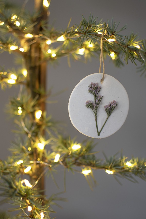 diy kerst diy kerstdecoratie kerst diy kerst decoratie diy diy ornaments ornaments kerstornamenten kerstornament kersthangers papieren kersthangers leuke kersthangers kerstversiering binnen kerstboomversiering 2020 kerstboomversiering 2021