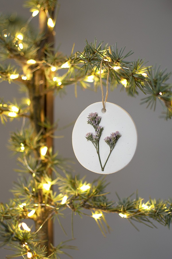 diy kerst diy kerstdecoratie kerst diy kerst decoratie diy diy ornaments ornaments kerstornamenten kerstornament kersthangers papieren kersthangers leuke kersthangers kerstversiering binnen kerstboomversiering 2020 kerstboomversiering 2021