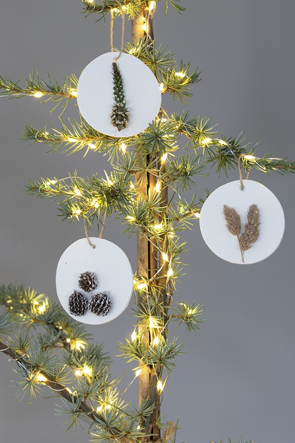 diy kerst diy kerstdecoratie kerst diy kerst decoratie diy diy ornaments ornaments kerstornamenten kerstornament kersthangers papieren kersthangers leuke kersthangers kerstversiering binnen kerstboomversiering 2020 kerstboomversiering 2021