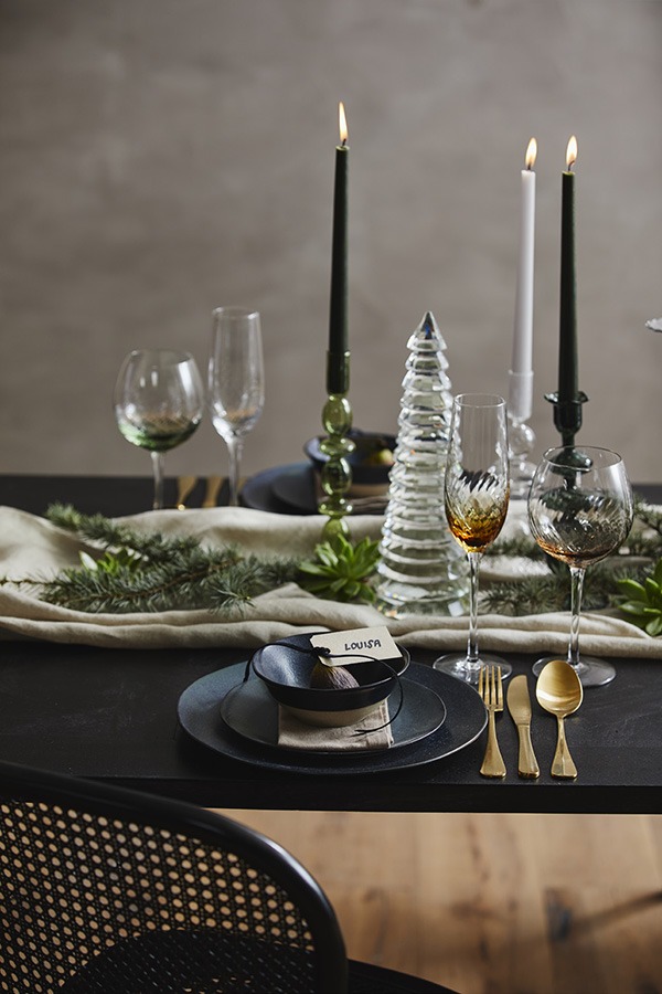 kersttafel kersttafel dekken tafel dekken kerst kersttafel decoratie kerst tafel kersttafel 2020 kersttafel 2021 kersttafel zwart goud kersttafel decoratie kersttafel goud kersttafel versiering kerst tafel versiering originele kersttafel