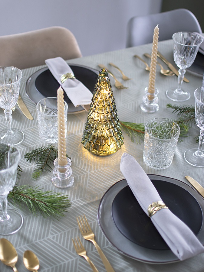 kersttafel kersttafel dekken tafel dekken kerst kersttafel decoratie kersttafel zwart goud kersttafel goud originele kersttafel kersttafel versiering kersttafel 2020 kersttafel groen