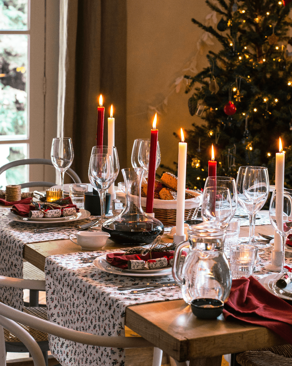 kersttafel kersttafel dekken tafel dekken kerst kersttafel decoratie kerst tafel kersttafel 2020 kersttafel 2021 kersttafel zwart goud kersttafel decoratie kersttafel goud kersttafel versiering kerst tafel versiering originele kersttafel