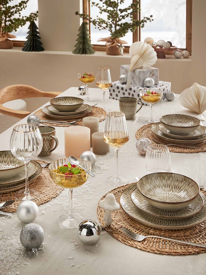 kersttafel kersttafel dekken tafel dekken kerst kersttafel decoratie kerst tafel kersttafel 2020 kersttafel 2021 kersttafel 2022 gedekte kersttafel 
kerst tafel decoratie kersttafel goud mooi gedekte kersttafel tafel versiering kerst kersttafel versiering kerst tafel versiering kersttafel dekken voorbeelden 
originele kersttafel 